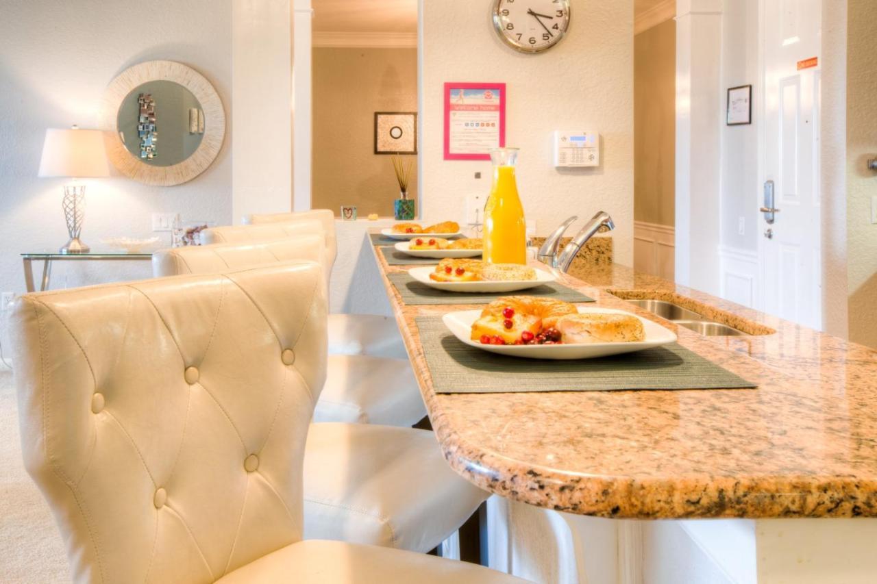 Stunning Lakeview Condo Wprivate Balcony 키시미 외부 사진