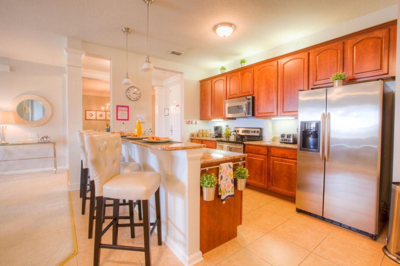 Stunning Lakeview Condo Wprivate Balcony 키시미 외부 사진