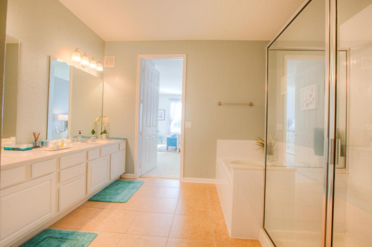 Stunning Lakeview Condo Wprivate Balcony 키시미 외부 사진