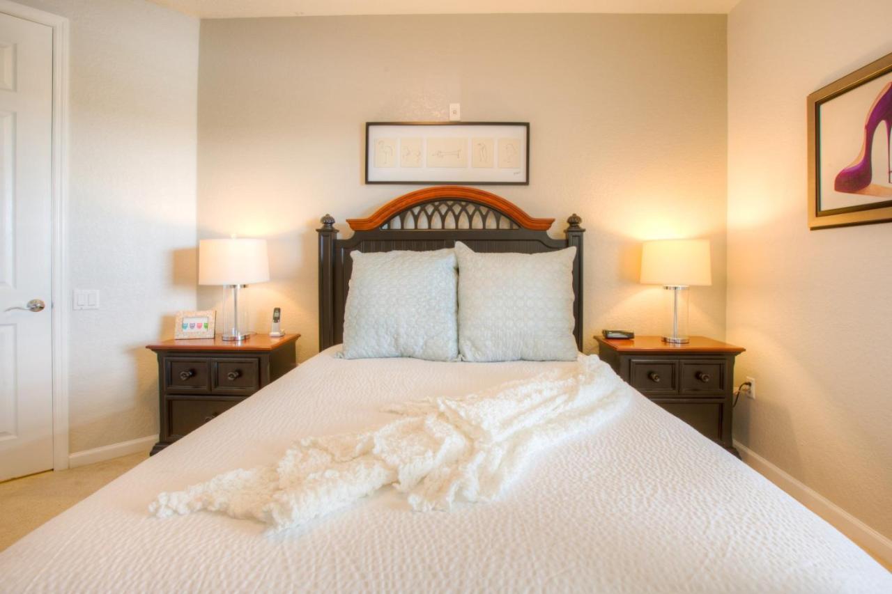 Stunning Lakeview Condo Wprivate Balcony 키시미 외부 사진